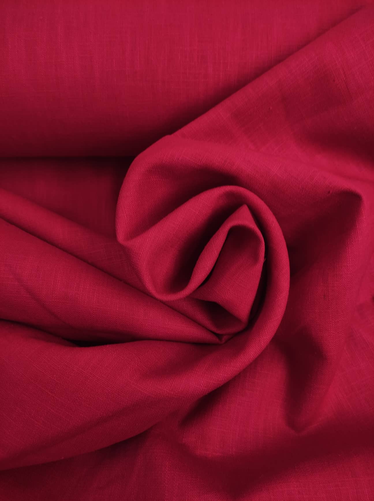Lněná látka tmavě malinová