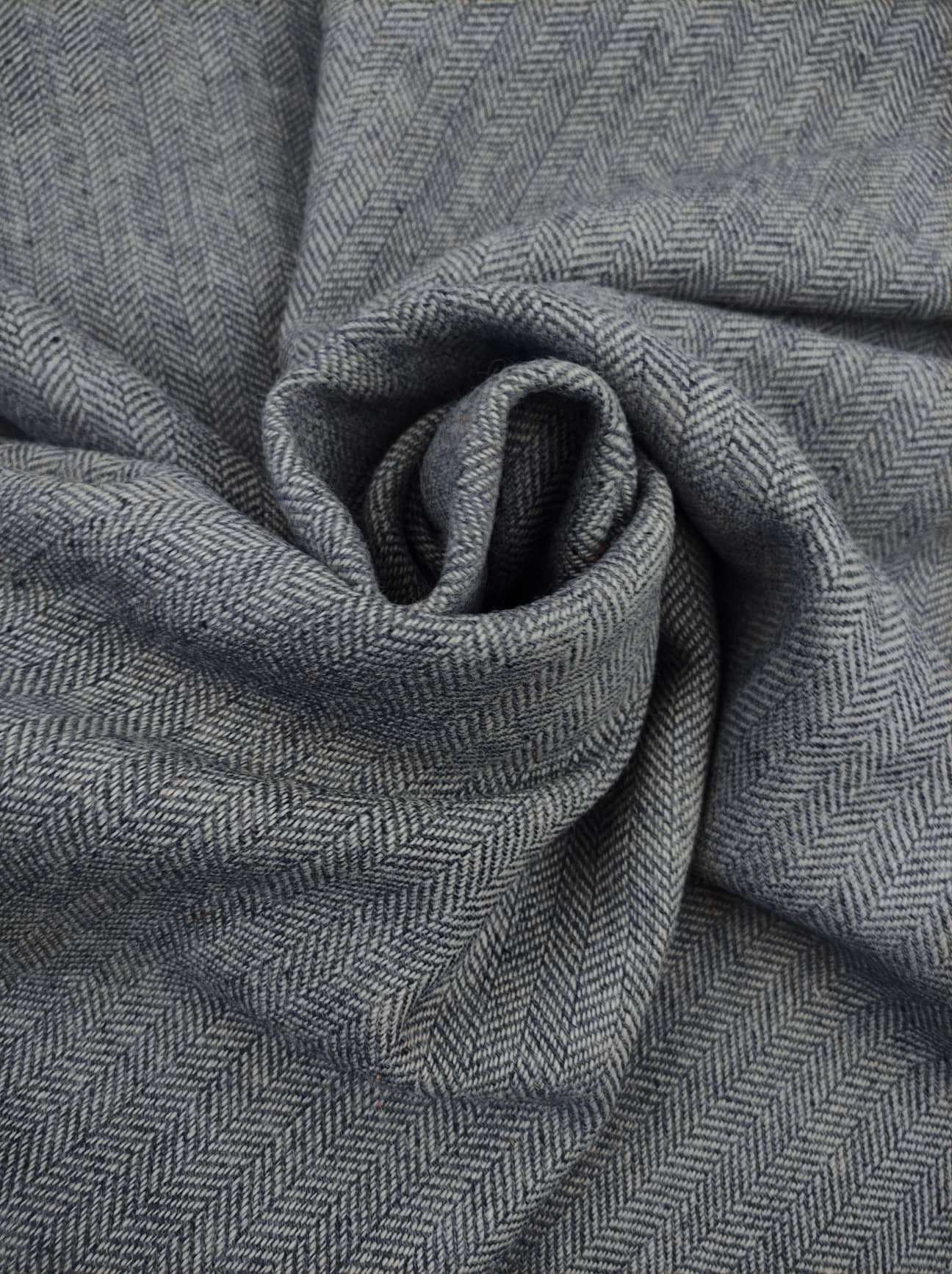 Vlněná látka tkaná do rybí kosti - přírodní /šedomodrá