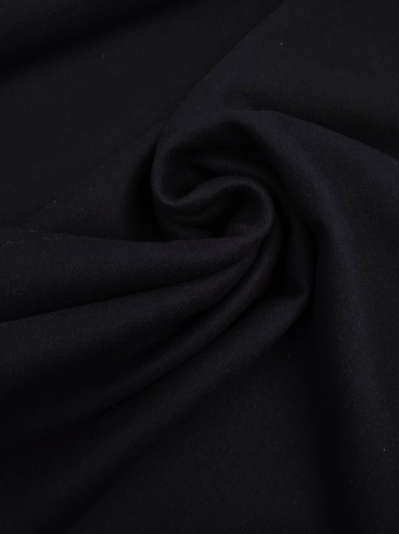 Vlněné sukno černé