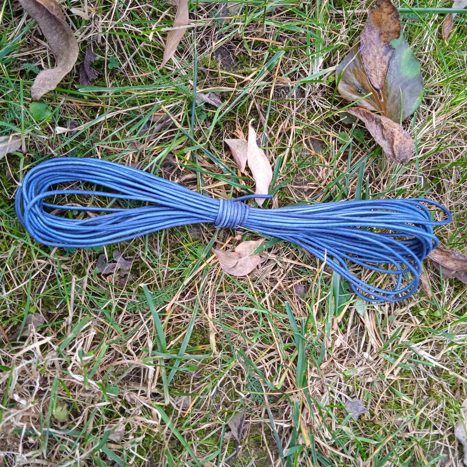 Kožený řemínek 2 mm modrý