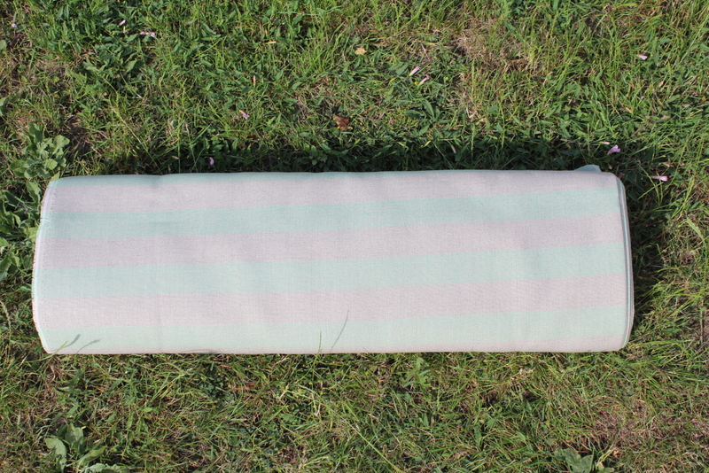 Lněná látka přírodní barvy se světle zeleným proužkem (4/4 cm)