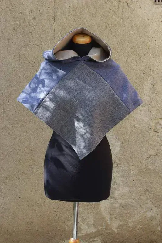 Kapuce - ručně šité viditelné švy