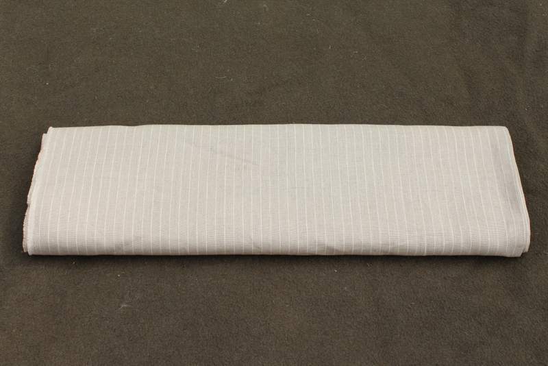 Lněná látka přírodní barvy s bílým proužkem po 1,5 cm