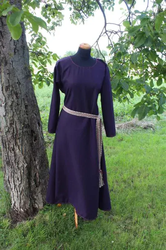 Šaty vlněné dvouklínové - strojově/ručně šité