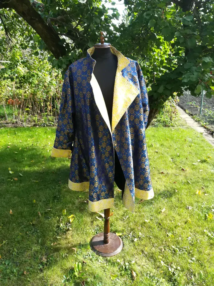 Brokátový kaftan - strojově/ručně šitý