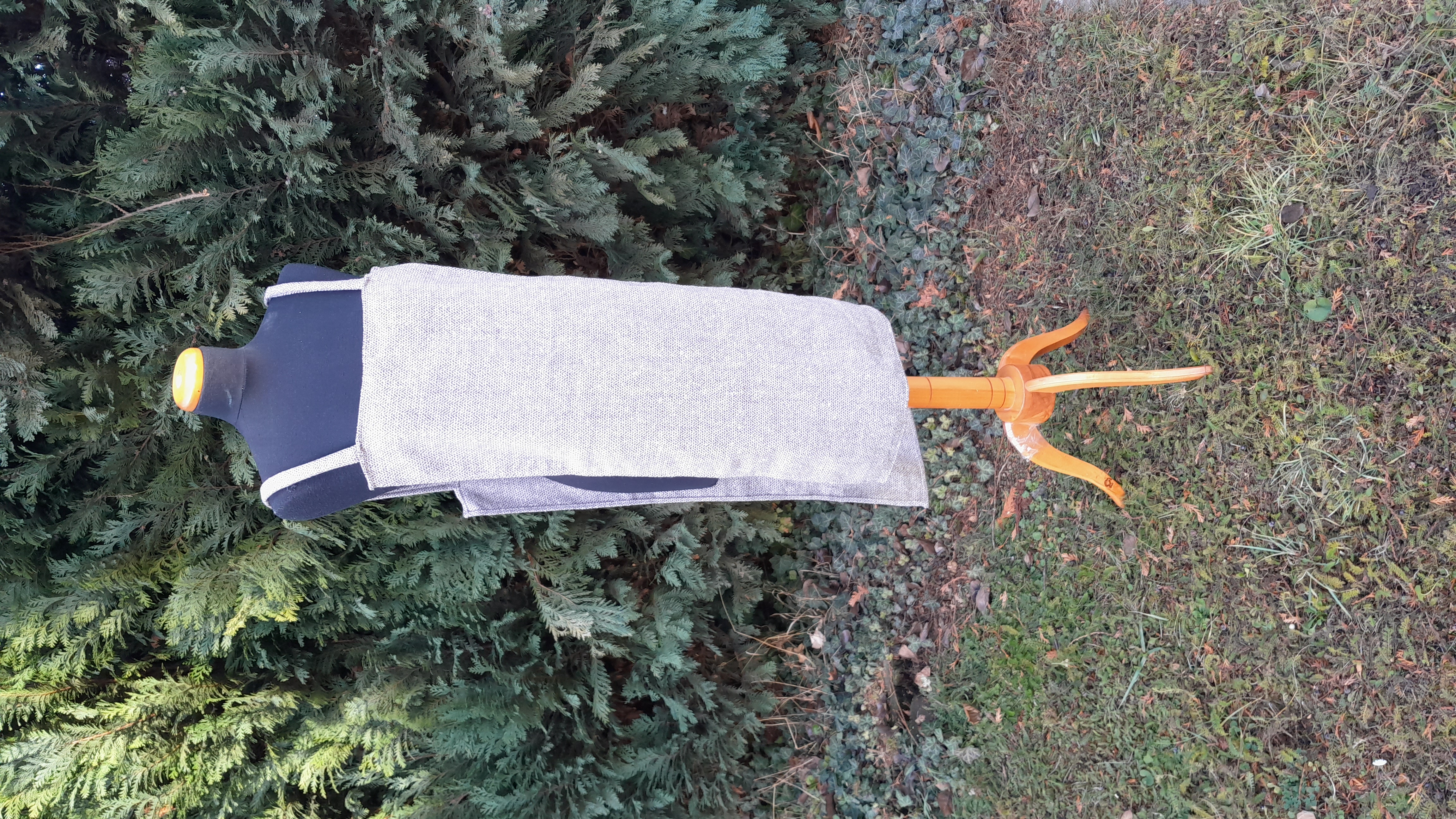 Zástěra vlněná přírodní/hnědá rybí kost