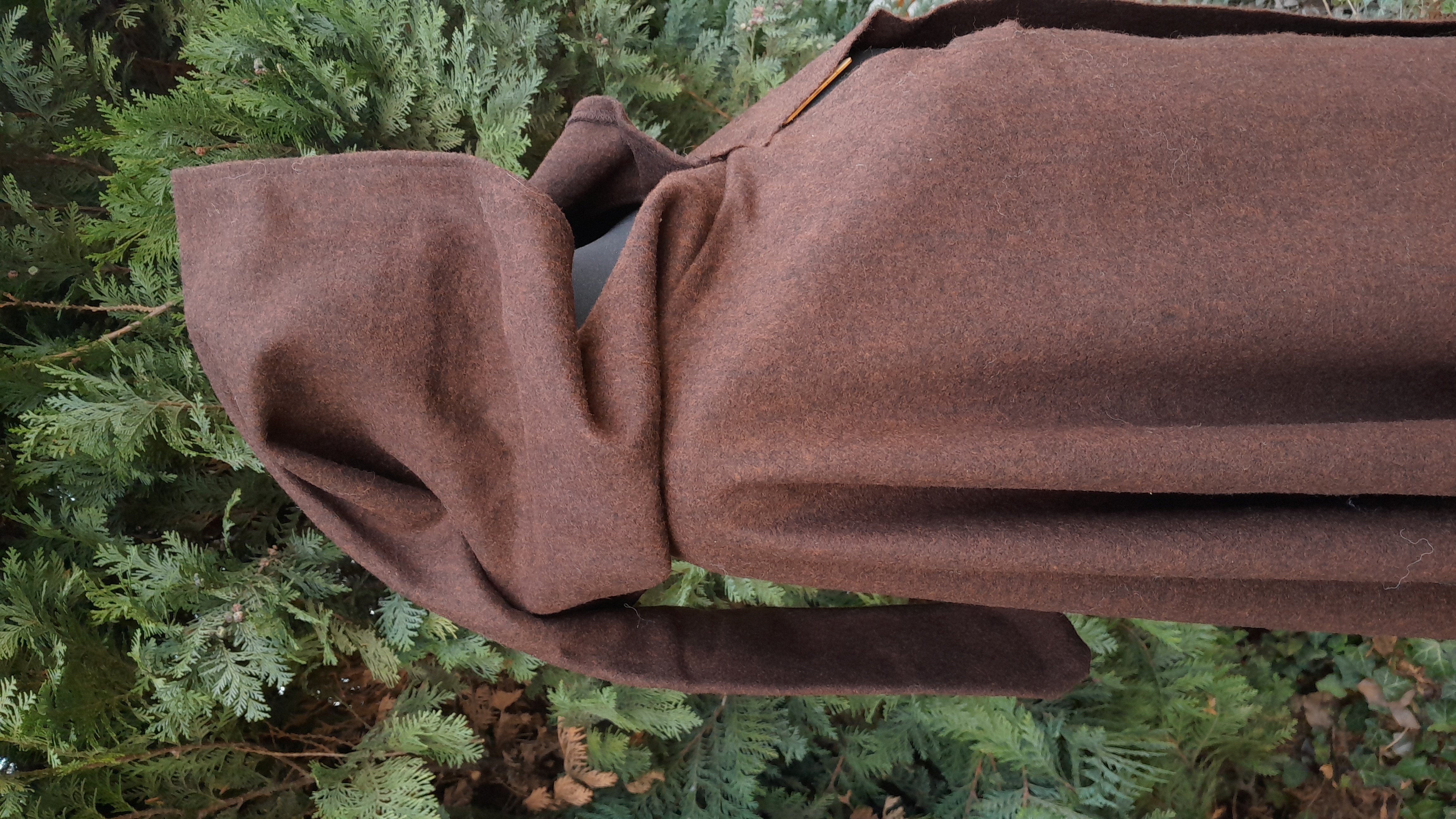 Plášť vlněný půlkruh modrý s kapucí tenší