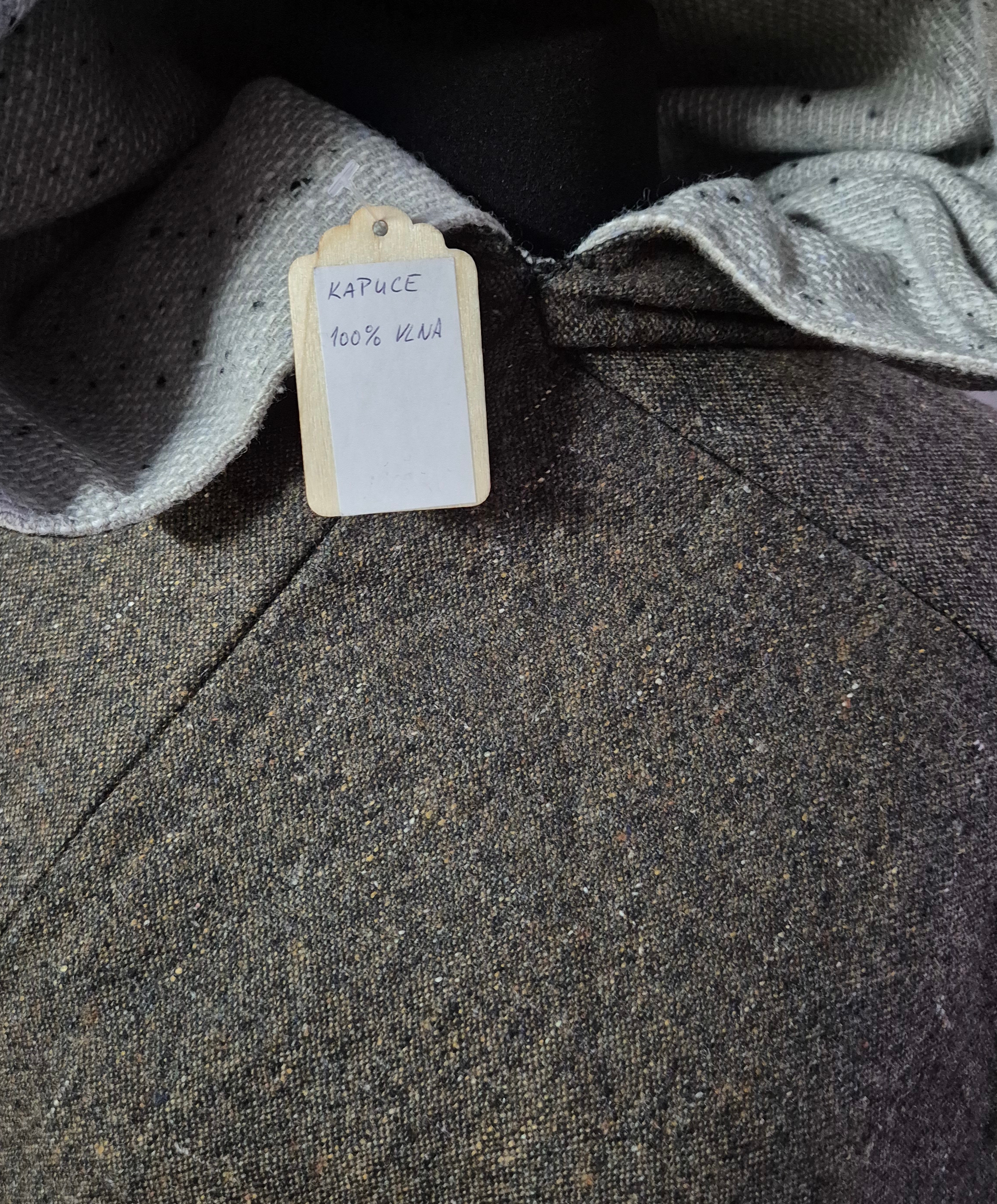 Kapuce hnědošedá s vlněnou podšívkou