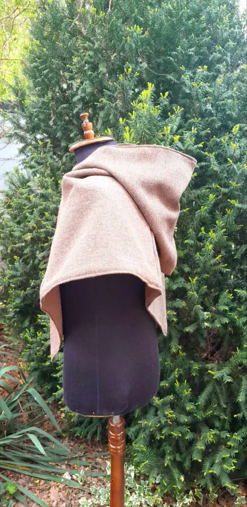Kapuce hnědo-šedá s přírodní podšívkou