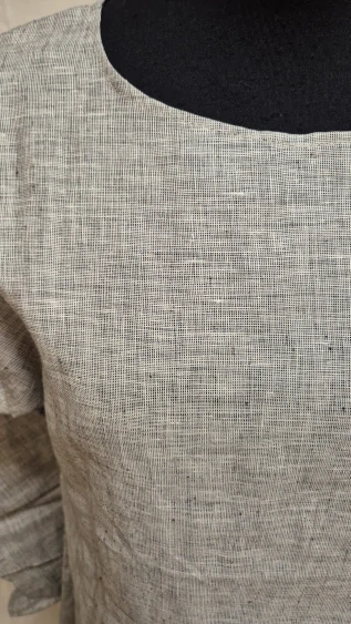 Šaty lněné černo-bílá melanž