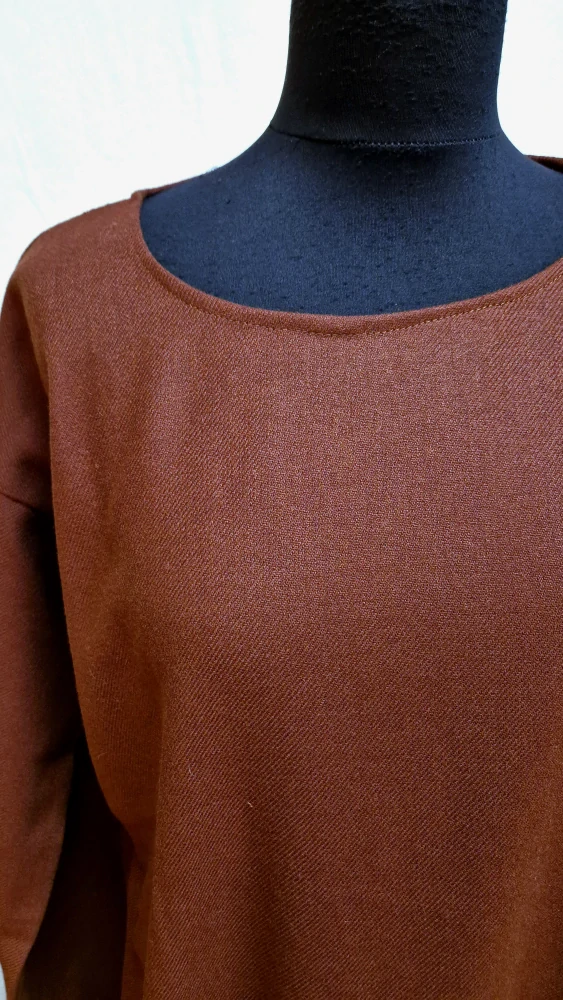 Šaty vlněné hnědé XL