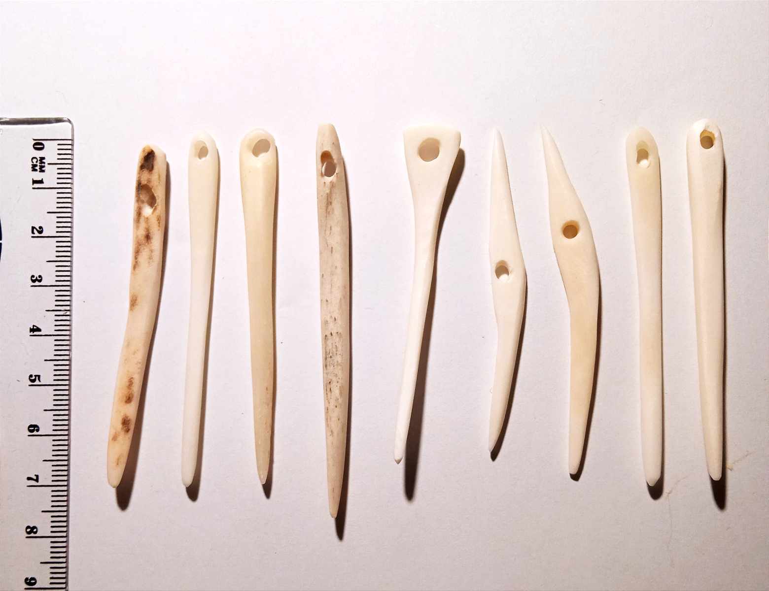 Kostěná jehla silná dlouhá