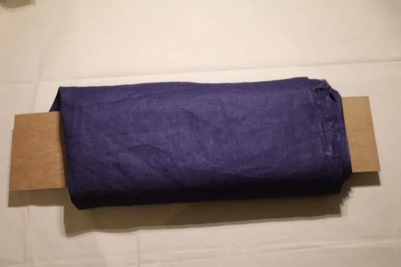 Voskovaný len fialový