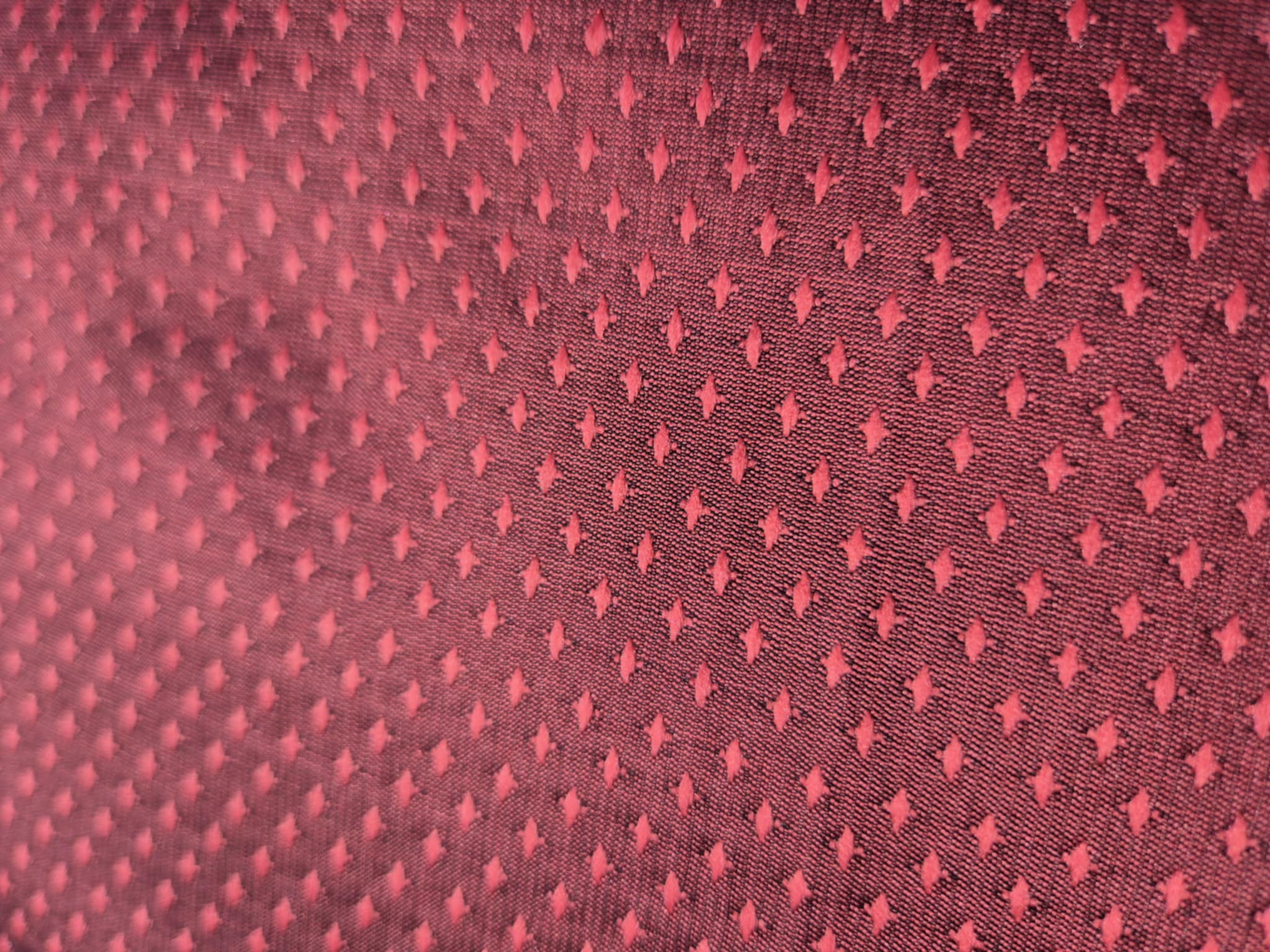 Brokát rudý, umělé hedvábí