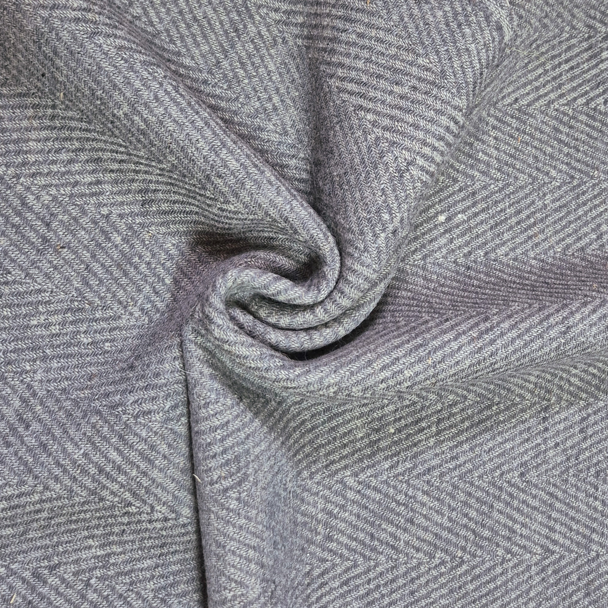 Vlněná látka tkaná do rybí kosti - šedá/ přírodní