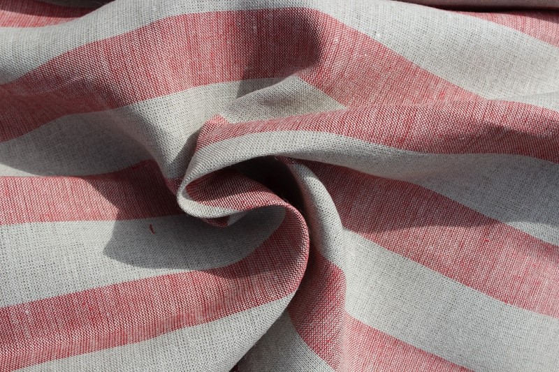 Lněná látka přírodní barvy s červeným proužkem (4/4 cm) 