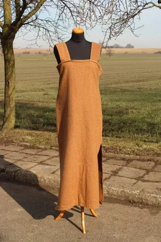 Zástěra vlněná - strojově šitá