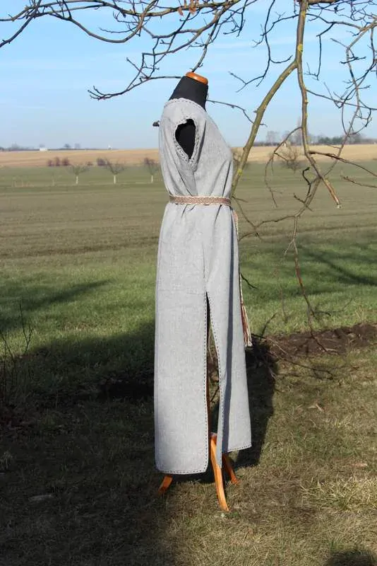 Lněné šaty bez rukávů