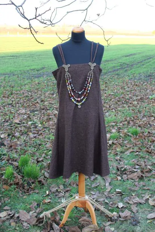 Zástěra vlněná dlouhá - strojově/ručně šitá