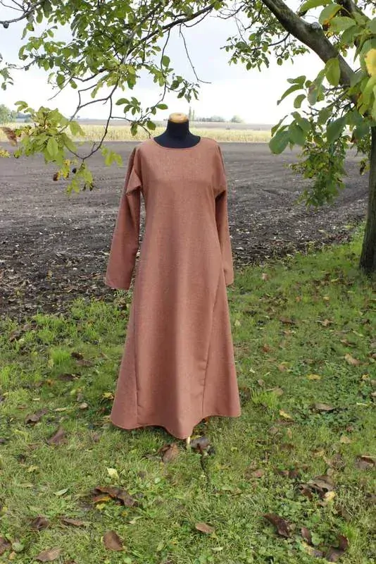 Šaty vlněné dvouklínové - strojově/ručně šité