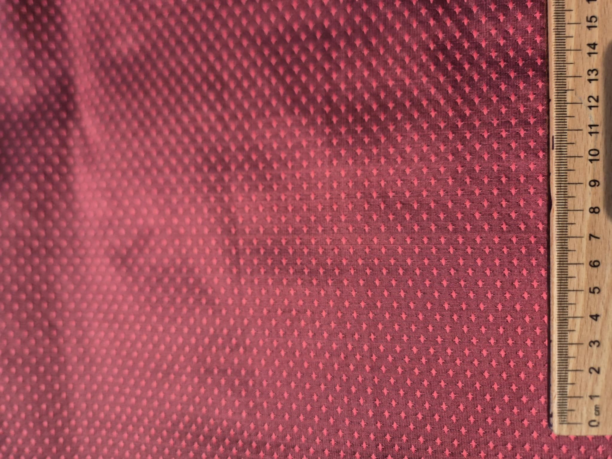 Brokát rudý, umělé hedvábí