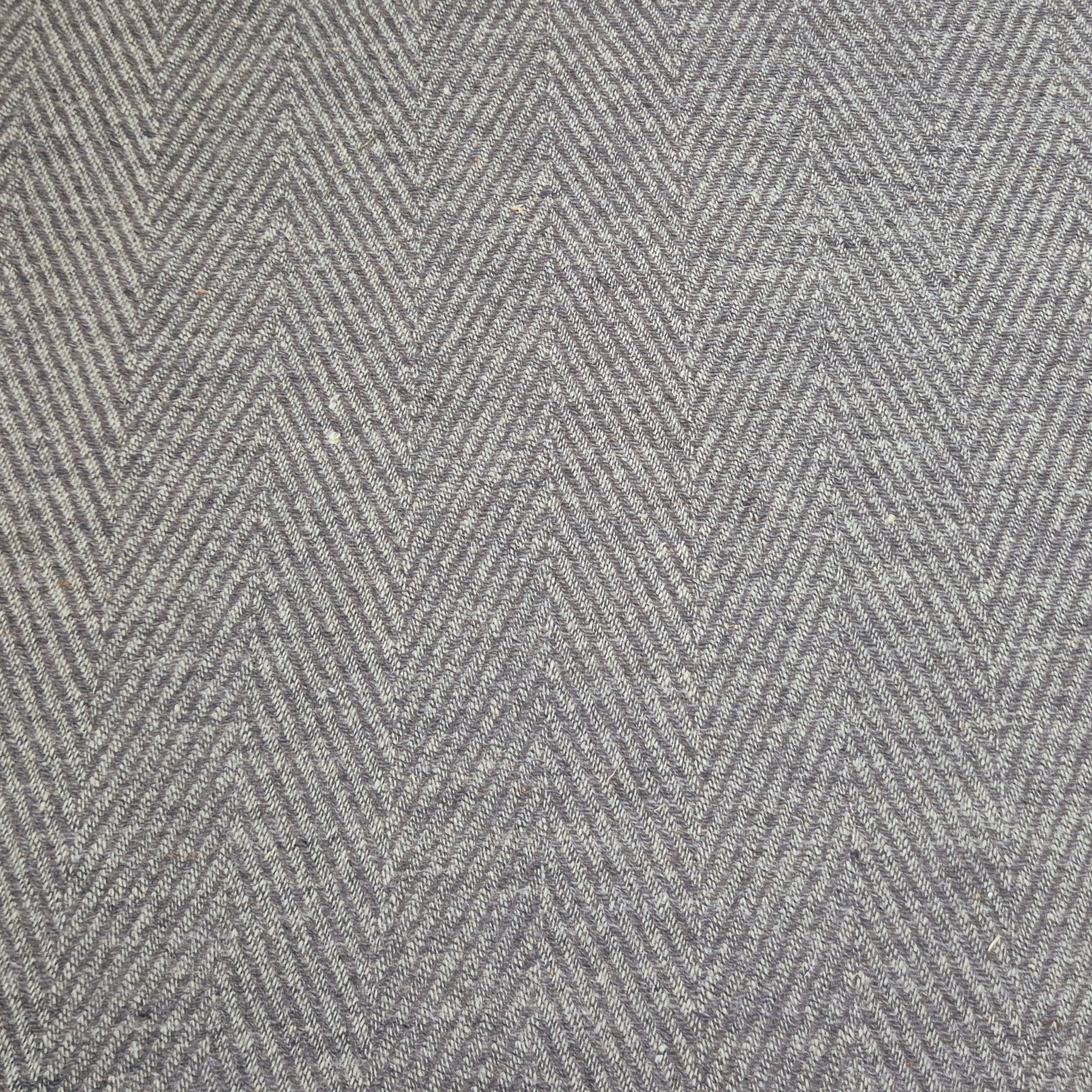 Vlněná látka tkaná do rybí kosti - šedá/ přírodní