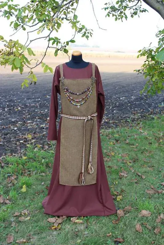 Zástěra vlněná - strojově/ručně šitá