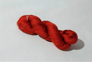 Hedvábná příze červená 50 g