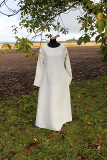 Šaty lněné půlbělené