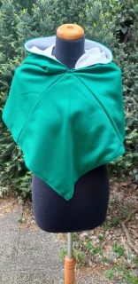 Kapuce smaragdově zelená s bílou podšívkou