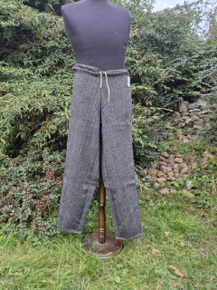 Kalhoty vlněné černo-bílá rybí kost vel.24