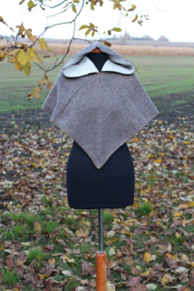 Kapuce - ručně šité viditelné švy