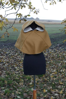 Kapuce oblá - ručně šité viditelné švy