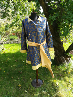 Brokátový kaftan - strojově/ručně šitý